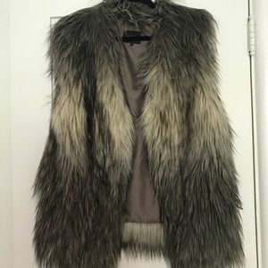 Nue 19.04 Fiston faux fur vest, size 6
